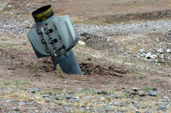 Иностранные журналисты нашли в Степанакерте 2 неразорвавшихся снаряда «Смерч»
