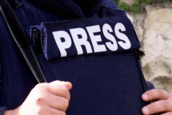Раненых в результате обстрела ВС Азербайджана российских журналистов доставят в Москву спецбортом