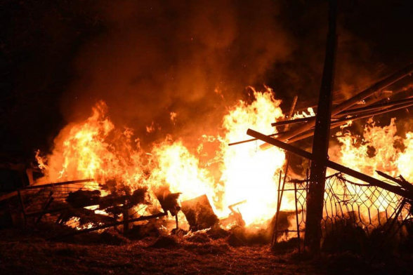 Հրթիռակոծության հետևանքով Ստեփանակերտում ամբողջությամբ ավերվել է մեկ առանձնատուն (լուսանկար)