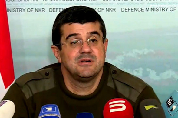 С особым призывом обращаюсь ко всем тем арцахским соотечественникам – военнообязанным и способным носить оружие, которые в эти дни находятся за пределами Республики – Араик Арутюнян