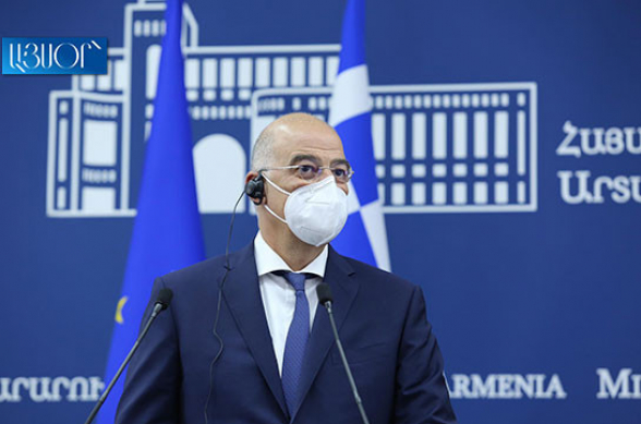 Международное сообщество должно четко заявить, кто подливает масло в огонь карабахского конфликта – глава МИД Греции