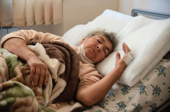 Ադրբեջանի կողմից խաղաղ բնակավայրերի հրթիռակոծման հետևանքով Ստեփանակերտում վիրավորվել է 82-ամյա Ռուզաննա Սարգսյանը․ Տեղեկատվական շտաբ