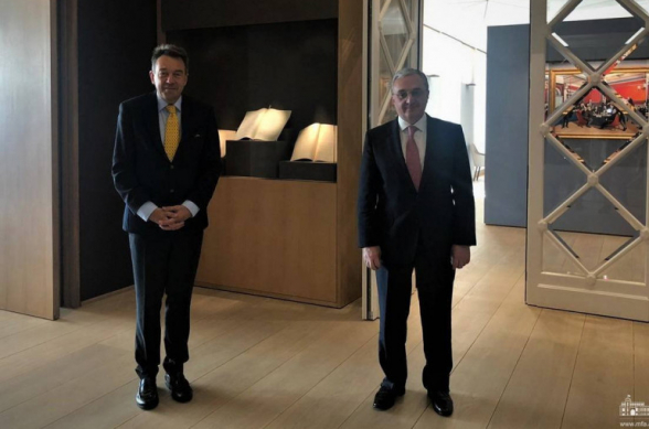 Глава МИД Армении встретился с директором МККК