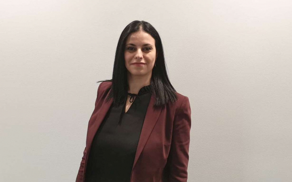 Զվարճանքների ու նյութական հաճույքների հանդեպ պարզագույն հակումն այդ կնոջը կարճ ժամանակ անց վերածեց ամենաքննադատվող ու ամենաաղմկահարույց կերպարի