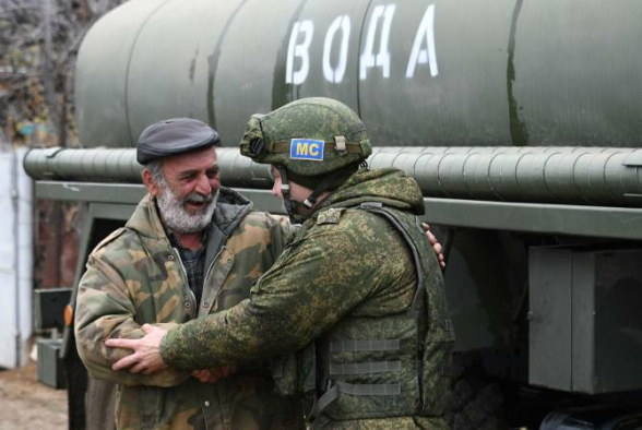 Российские миротворцы начали доставлять воду в 3 населённых пункта Аскеранского района