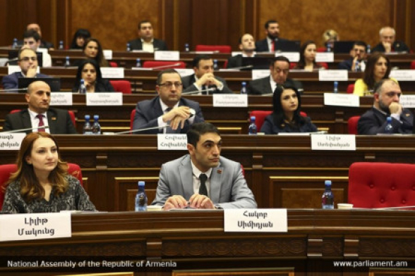 «Իմ քայլի» պատգամավորները հրատապ կերպով վիզաների հարց են լուծում