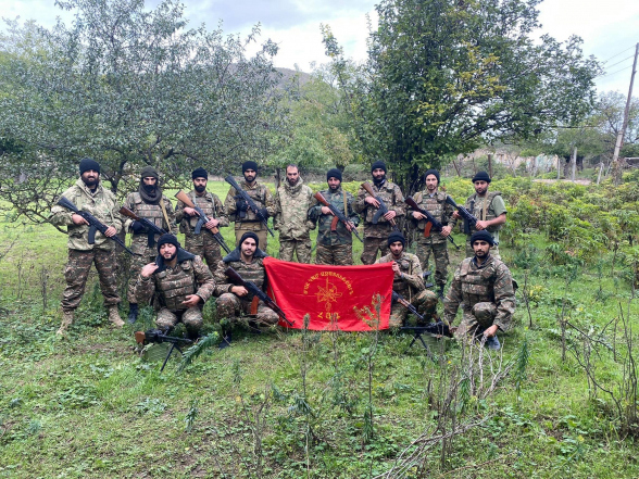 Քիչ առաջ ոստիկանները Մաշտոց պողոտայից բերման ենթարկեցին այս տղերքին (լուսանկար)