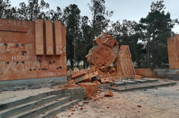 Азербайджанцы осквернили и разрушили армянские памятники в селах Талыш и Матагис (фото)