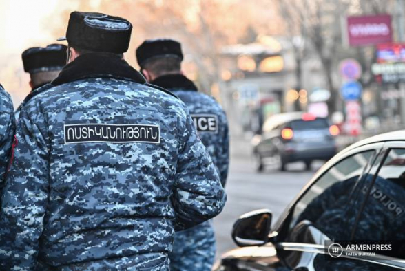 У здания парламента Армении приводу в полицию подвергнуты 8 граждан