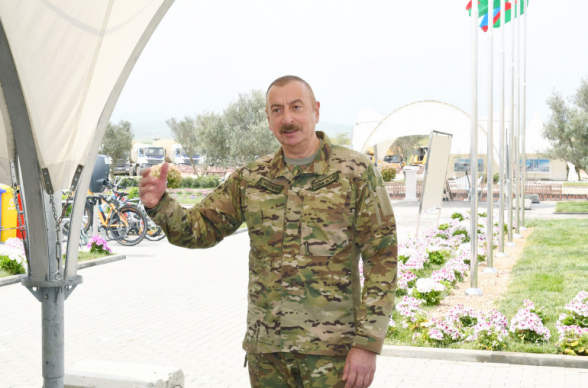 Алиев открыл военный аэродром в Нахиджеване, на границе с Арменией