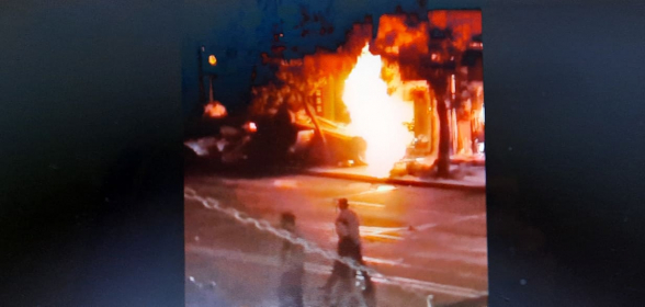 Բացառիկ կադրեր. ինչպես է Ամիրյան փողոցում վթարից հետո այրվում ավտոմեքենան