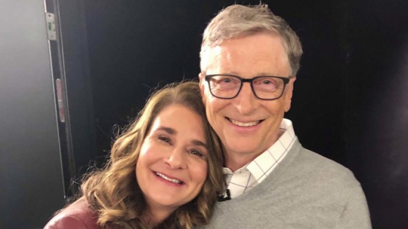 Билл Гейтс официально развелся с женой Мелиндой