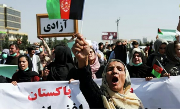 Талибы приказали сидеть дома женщинам, работающим на «мужских» должностях