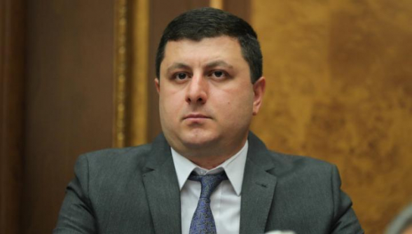 Пашинян констатировал, что его власть не может иметь вклад в дело строительства армии: этого не позволяет Алиев, постоянно предупреждая, что оценит это как реванш