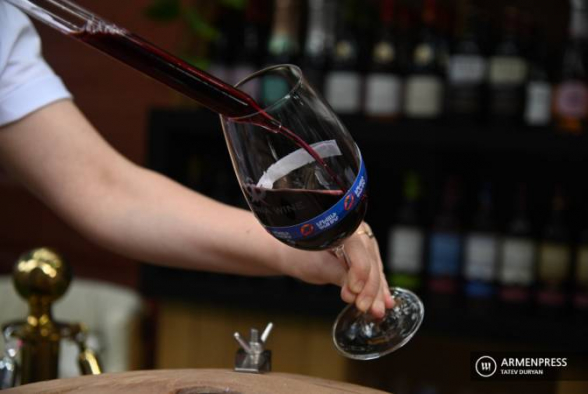 Напитки с этикеткой «Фруктовое вино» больше не могут экспортироваться в РФ: у армянских производителей возникают проблемы