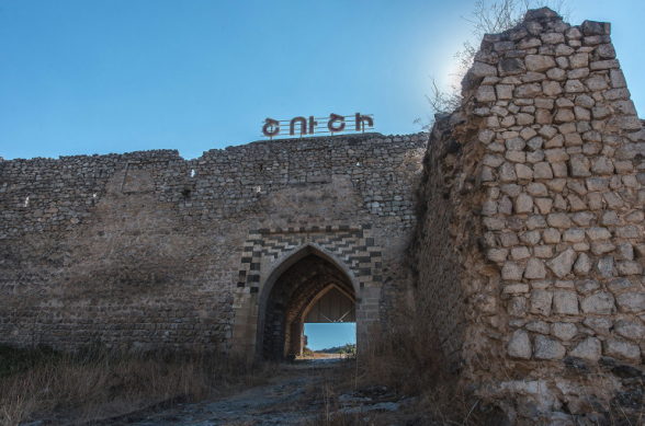 В Азербайджане начались круизы в оккупированный армянский город Шуши