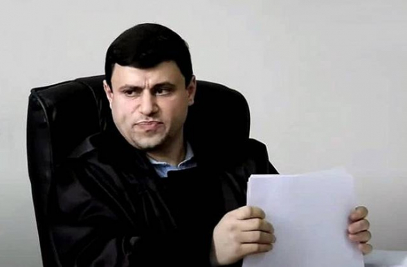 Суд отказался заменить арест судьи Бориса Бахшияна на залог