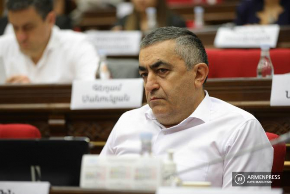 «Отрезвитесь, если не поддержите заявление, будет означать, что вы обслуживаете интересы турецко-азербайджанского тандема»: Рустамян – «Гражданскому договору»