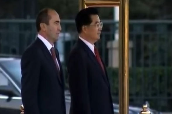 Видеокадры государственного визита Роберта Кочаряна в Китай в 2004 году