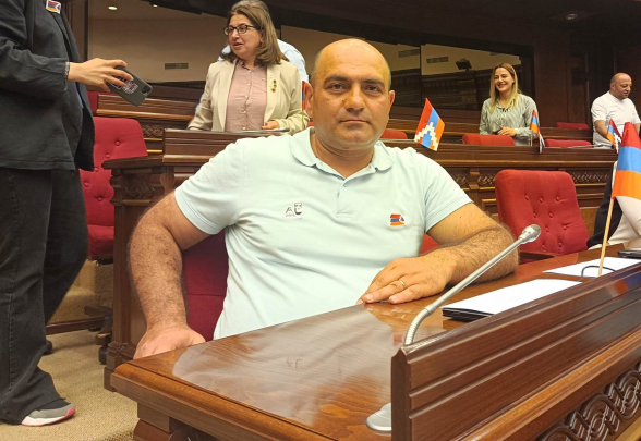 Тадевос Аветисян подал в отставку с поста замглавы парламентской комиссии по труду и соцвопросам