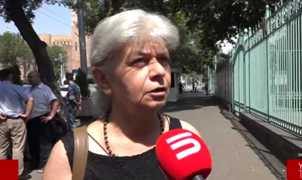 Հայաստանը Էրատոյի «սպալնյա՞ն» է, որ ասում է՝ որտեղից ուզում եք մտեք, գնացեք Նախիջևան. տեղահանված արցախցի (տեսանյութ)