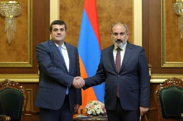 Մի քանի օր շարունակ Փաշինյանը կտրականապես հրաժարվել է հանդիպել Արցախի պատվիրակության ներկայացուցիչներին. «Ժողովուրդ»