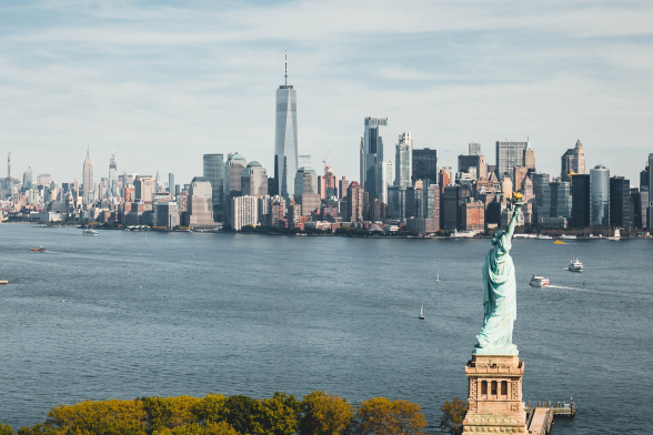Нью-Йорк впервые признан самым дорогим городом мира по версии EIU