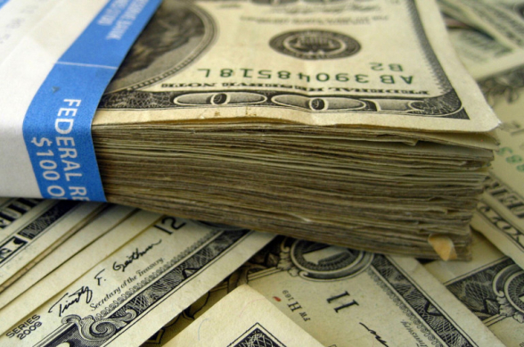 Դավթաշենում տատիկը 70 հազար դոլարը պատահաբար աղբամանն է նետել. այն հայտնաբերվել է թափառականի մոտ