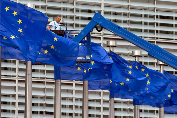 Евросоюз избежал рецессии, но столкнулся с угрозой нового спада – «Bloomberg»