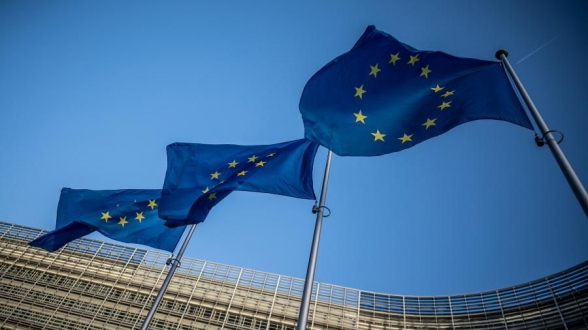 Еврокомиссия начала подготовку закона ЕС об иноагентах с опроса НПО