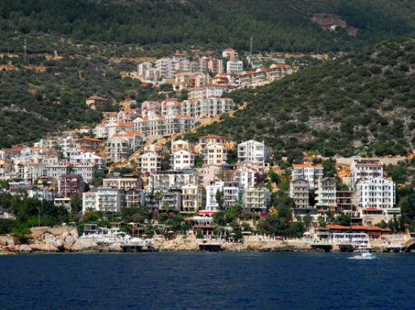 Количество российских сделок с жильем в Турции снизилось на 35,2%
