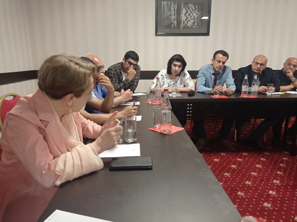 Члены движения «Мать Армения» встретились с гражданами (фото)