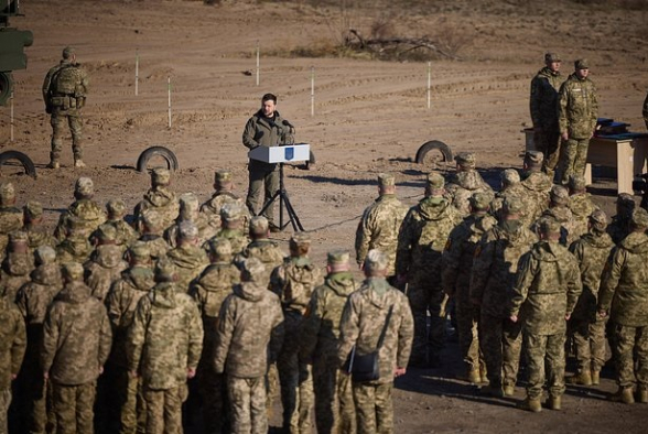 Арестович рассказал о конфликте Зеленского с военными