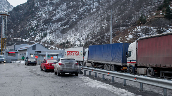 Վերին Լարսը փակ է բեռնատարների համար