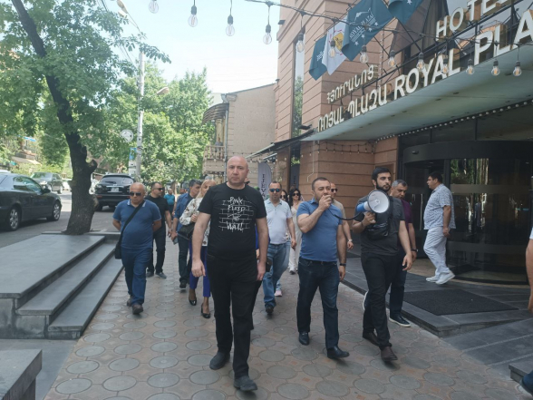 В Тавуше решается вопрос попивающих кофе в центре Еревана граждан – Манук Сукиасян (видео)