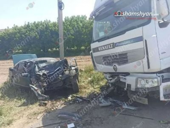 Երևան-Երասխ ճանապարհին բախվել են «Mercedes»-ն ու իրանական բեռնատարը. կան վիրավորներ