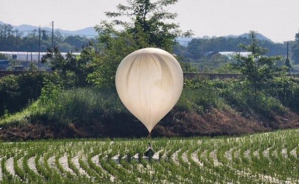 КНДР отправила более 150 воздушных шаров с мусором на территорию Южной Кореи
