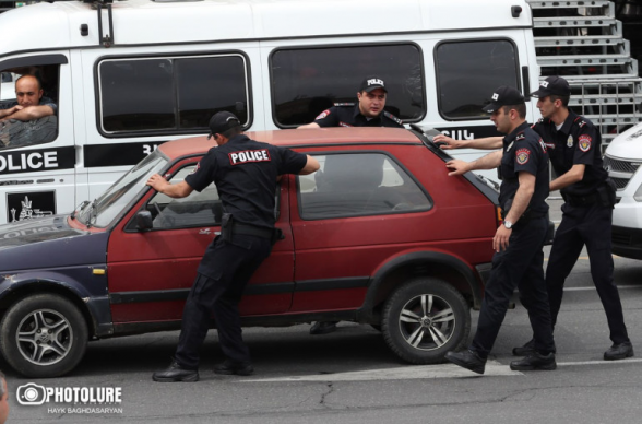 Ոստիկանությունն 9 անձ է բերման ենթարկել, իսկ 6 ավտոմեքենա տեղափոխվել է ոստիկանության հատուկ պահպանվող տարածք․ պաշտոնական