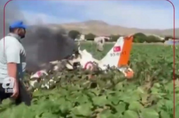 В Турции разбился военный учебный самолет