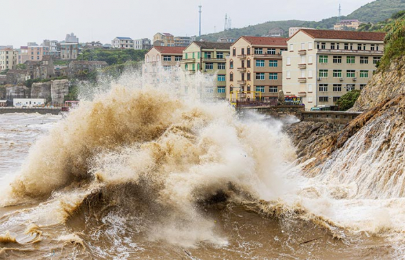 Почти 300 тыс. человек на юго-востоке КНР эвакуированы из-за тайфуна «Гаеми»