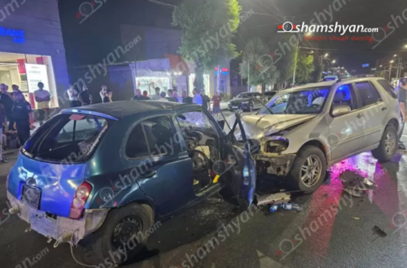 1 զոհ․ 1 վիրավոր․ Երևանում բախվել է 4 մեքենա, դրանից հետո դեպքի վայր ժամանած մի խումբ անձանց և պարեկների միջև ծեծկռտուք է տեղի ունեցել