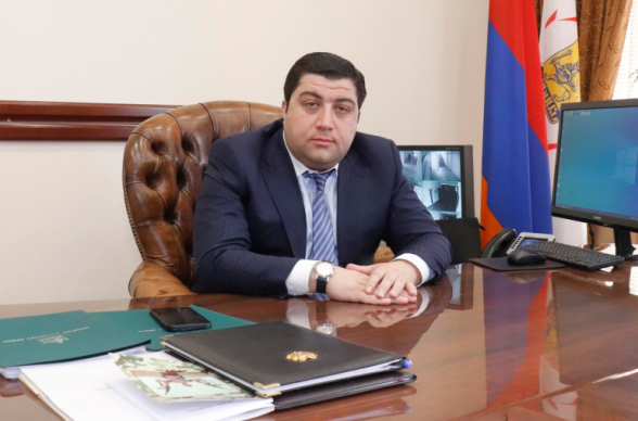 Արաբկիրի նախկին թաղապետ Արամ Ազատյանին տարել են ԱԱԾ-ին կից մեկուսարան․ «Հրապարակ»