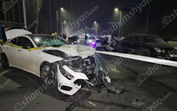 Այս գիշեր Մյասնիկյան պողոտայում յոթ մեքենա է բախվել․ վիրավորներին հասցրել են հիվանդանոց