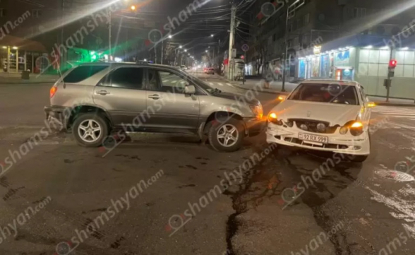 Կոմիտասի պողոտա և Վաղարշյան փողոցի խաչմերուկում բախվել են Mercedes-ն ու Lexus-ը