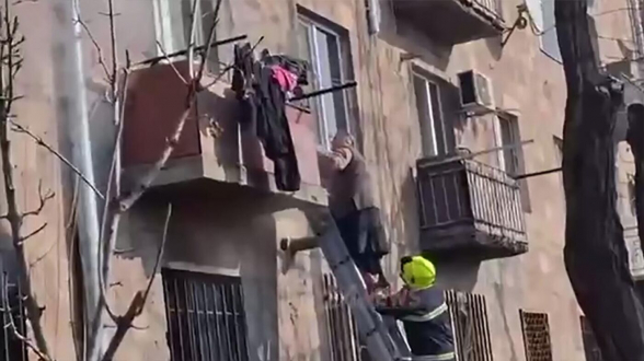 Հրդեհ է բռնկվել Չարբախի շենքերից մեկում․ բնակիչներին տարհանել են (տեսանյութ)