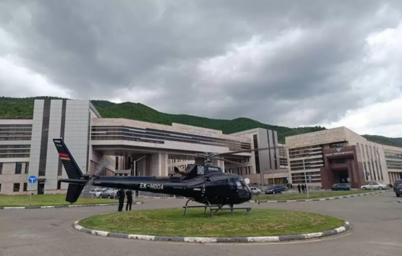 17-ամյա տղան Վանաձորում ընկել է պատշգամբից և ծայրահեղ ծանր վիճակում տեղափոխվել բժշկական կենտրոն