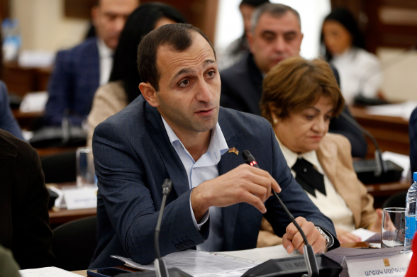 Կենտրոն վարչական շրջանի առևտրի բաժնի աշխատակիցները՝ հսկիչի դերում (տեսանյութ)