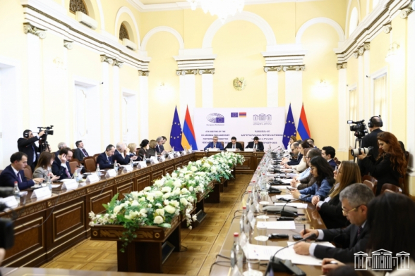 Բարձրաստիճան պաշտոնյաները թանկարժեք նվերներ են ստացել․ «Ժողովուրդ»