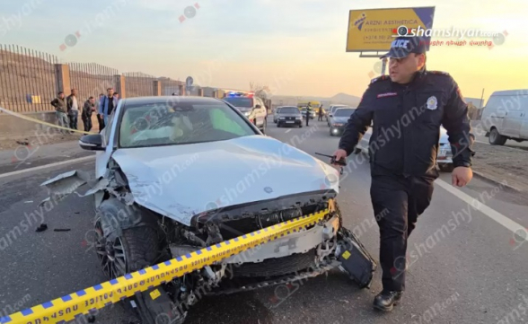 Բախվել են Երևան-Չարենցավան երթուղին սպասարկող «Գազել»-ը, «Mercedes»-ը և «Նիվա» մակնիշի ավտոմեքենան. կա տուժած