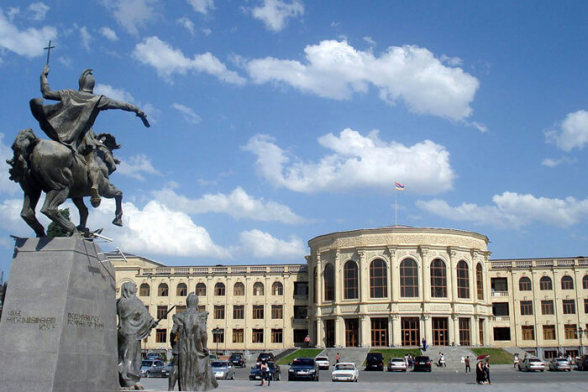 Գյումրու նորընտիր ավագանու առաջին նիստը․ ՔՊ-ն իշխանազրկվեց (տեսանյութ)